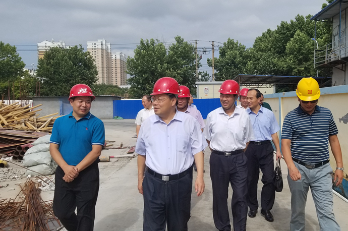 陈国华到第22网格督导文明城市创建工作