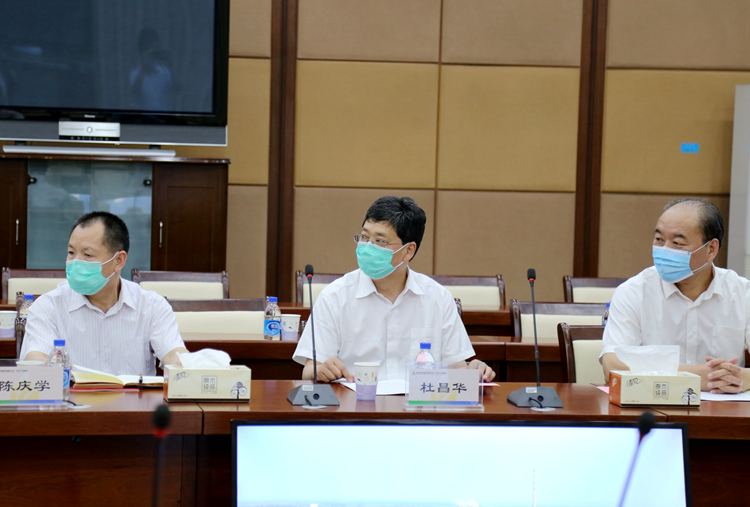 杜昌华带队开展安全生产一法一条例执法检查